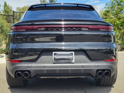 Used 2025 Porsche Cayenne Coupe image 6