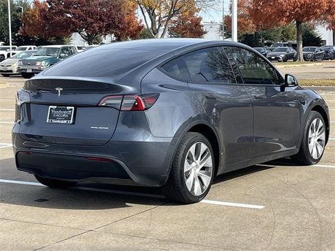Used 2023 Tesla Model Y Long Range image 4