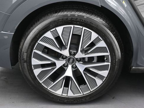 Used 2024 Audi Q8 e-tron Prestige w/ Prestige Package image 37