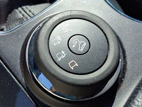 Used 2017 Ford Explorer XLT AWD/4WD image 24