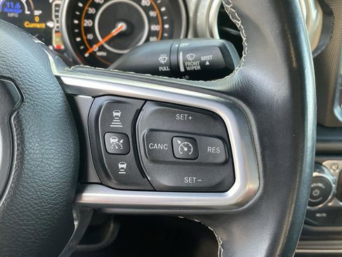 Used 2020 Jeep Gladiator Overland w/ Dual Top Group image 28