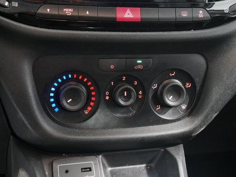 Used 2019 RAM ProMaster City Tradesman SLT image 22