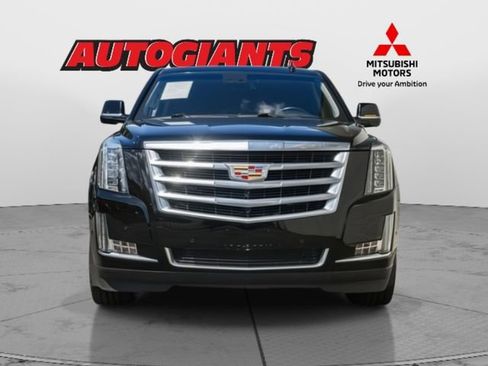 Used 2020 Cadillac Escalade ESV Luxury image 2