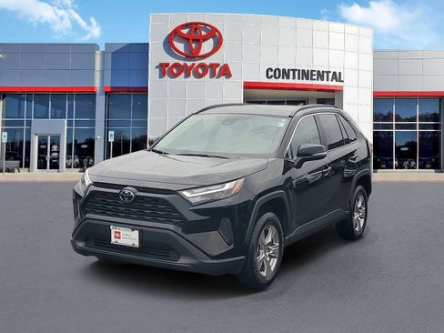 Certified 2025 Toyota RAV4 XLE AWD/4WD image 3