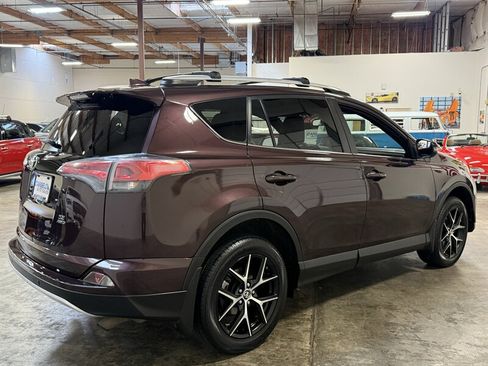 Used 2016 Toyota RAV4 SE w/ Advanced Technology Package AWD/4WD image 7
