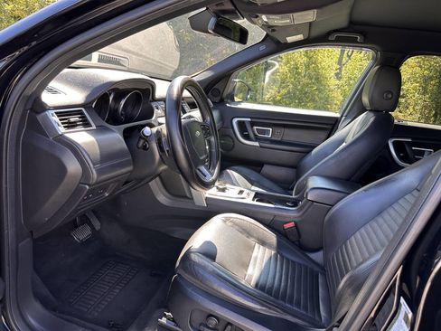 Used 2017 Land Rover Discovery Sport HSE Luxury image 9