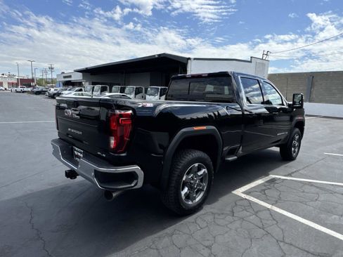 New 2025 GMC Sierra 2500 SLE w/ SLE Value Package; image 5