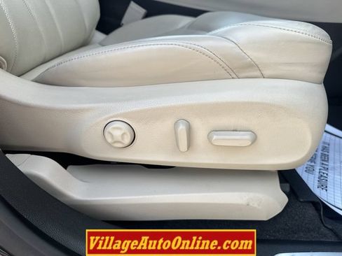 Used 2020 Buick Envision Essence AWD/4WD image 40