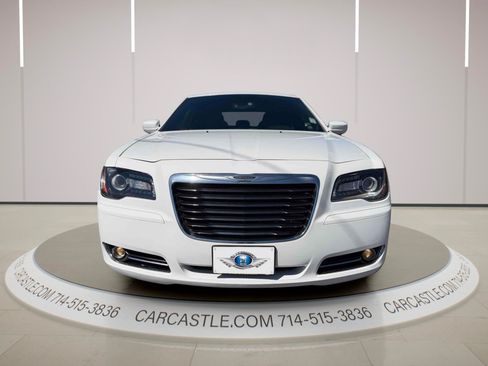 Used 2013 Chrysler 300 S RWD image 8
