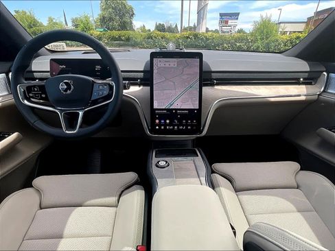 New 2025 Volvo EX90 Ultra image 7