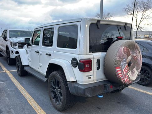 Used 2021 Jeep Wrangler Unlimited Sahara w/ Cold Weather Group image 5