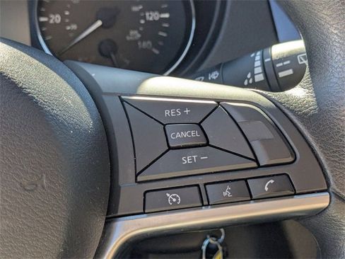 Used 2021 Nissan Rogue Sport S image 18