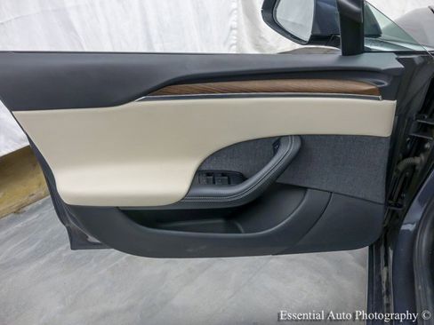 Used 2022 Tesla Model S image 36