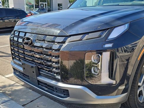 Used 2024 Hyundai Palisade Limited AWD/4WD image 2