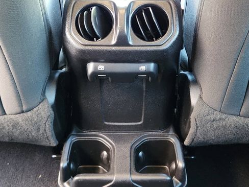 Used 2020 Jeep Wrangler Unlimited Sport S image 33