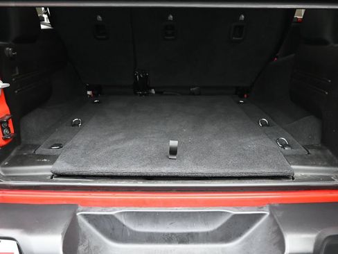 Used 2025 Jeep Wrangler Unlimited Sahara AWD/4WD image 14