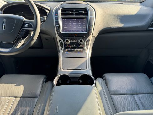 Used 2019 Lincoln Nautilus Reserve w/ Driver Assistance Package image 12