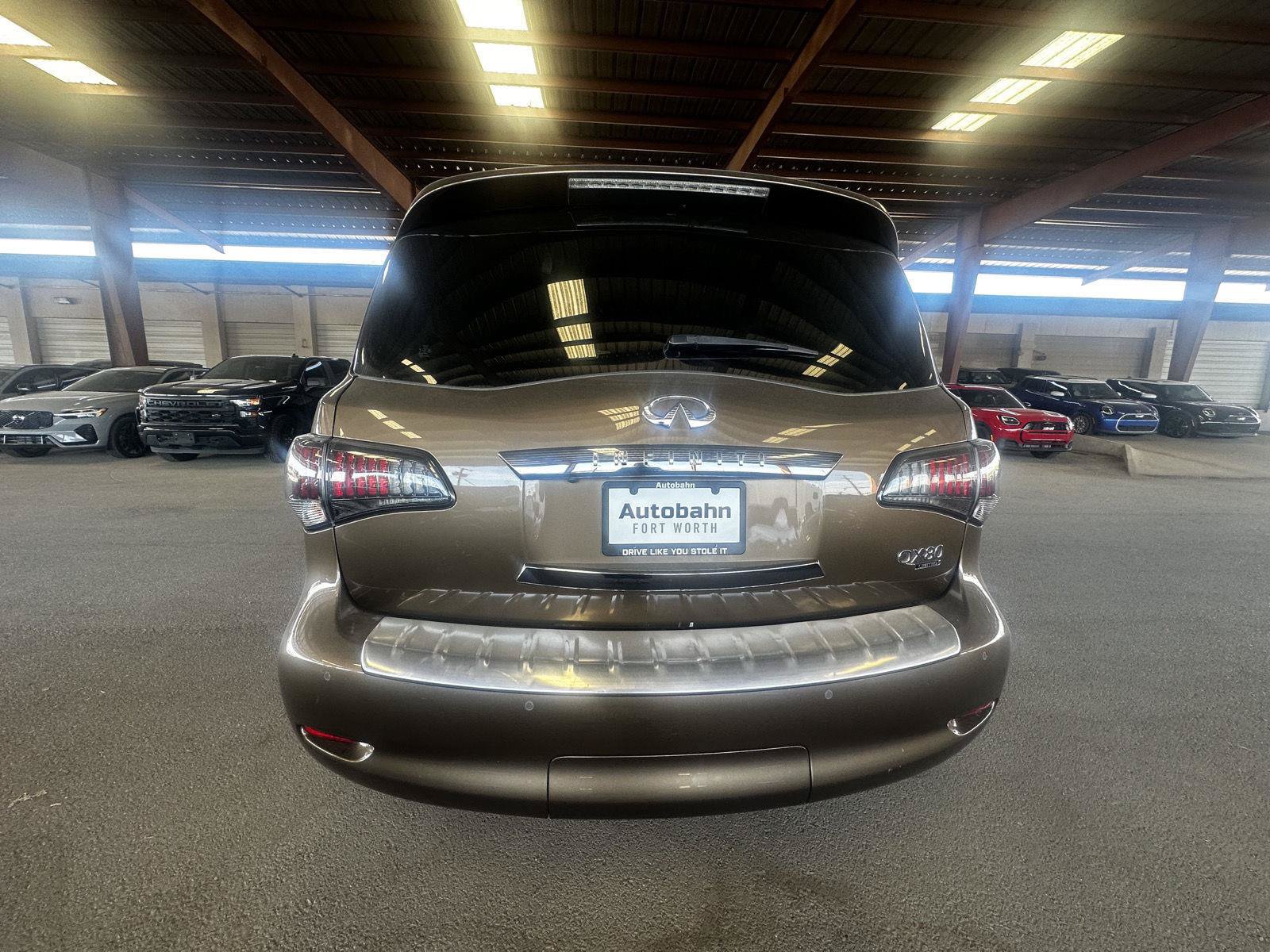 Used 2017 INFINITI QX80 Limited AWD/4WD image 3