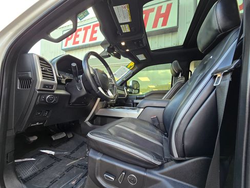 Used 2019 Ford F250 Platinum w/ Platinum Ultimate Package AWD/4WD image 11
