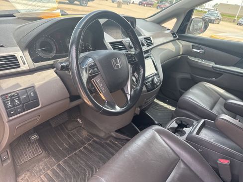 Used 2016 Honda Odyssey Touring Elite image 14