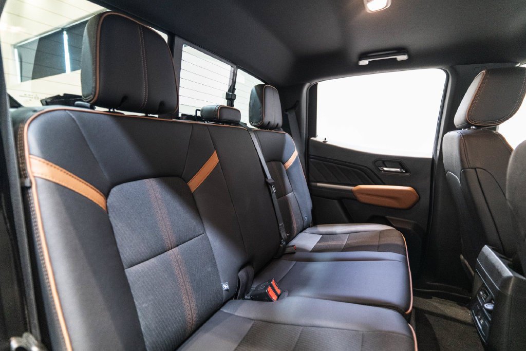 Used 2024 GMC Canyon AT4 w/ Technology Package AWD/4WD image 33