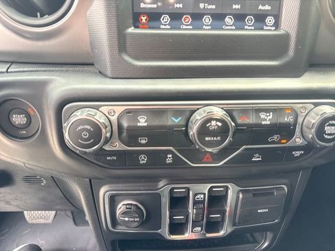 Used 2022 Jeep Wrangler Unlimited Sport AWD/4WD image 15