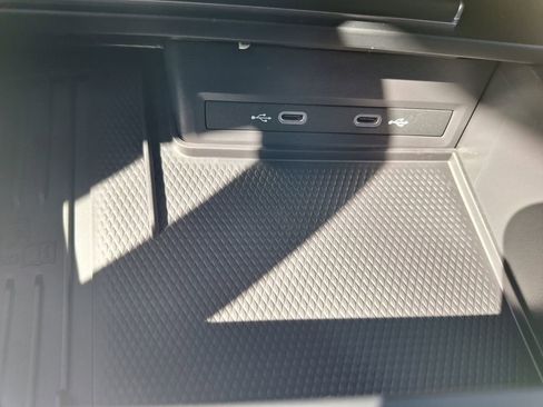 New 2026 Volkswagen Atlas Cross Sport SE image 17