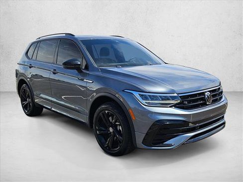 Used 2023 Volkswagen Tiguan SE R-Line FWD image 3