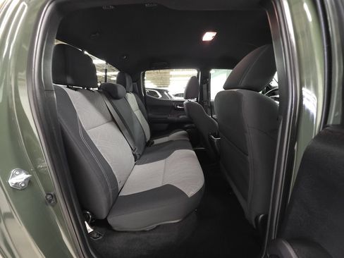 Used 2021 Toyota Tacoma TRD Off-Road w/ Technology Package AWD/4WD image 24