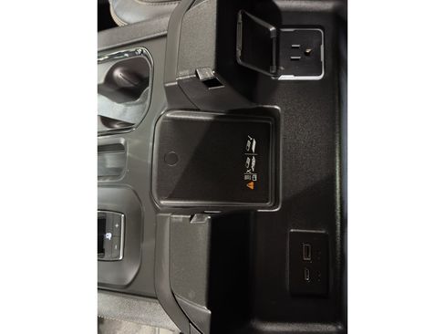 Used 2025 GMC Sierra 1500 AT4 w/ AT4 Premium Package image 37