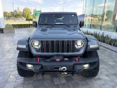 Used 2025 Jeep Wrangler Unlimited Rubicon AWD/4WD image 7
