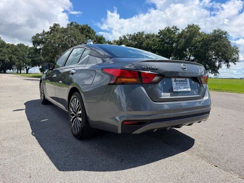 Used 2025 Nissan Altima 2.5 SV FWD image 4