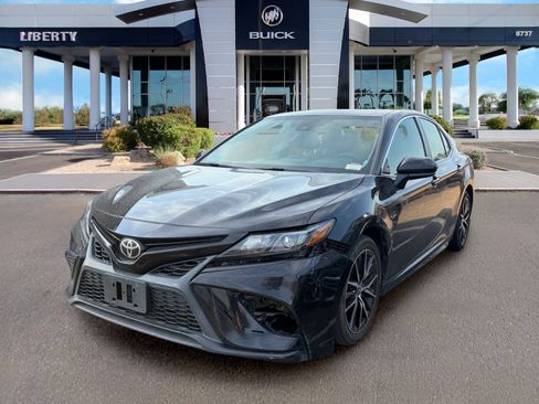 Used 2021 Toyota Camry SE FWD image 5