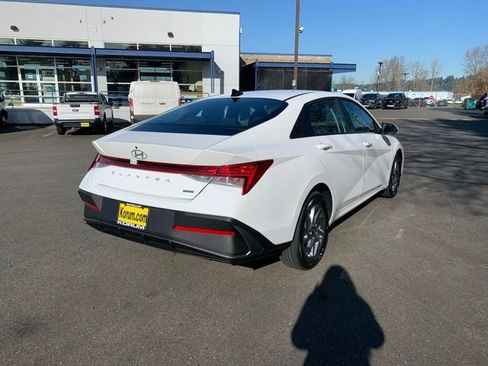 New 2026 Hyundai Elantra Blue image 5