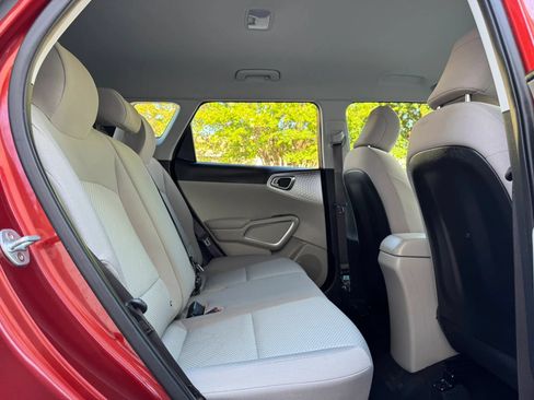Used 2020 Kia Soul LX FWD image 27