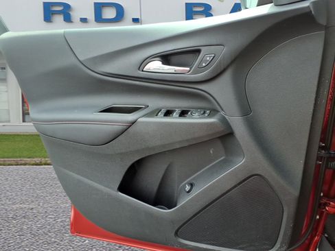 Used 2023 Chevrolet Equinox RS FWD image 6