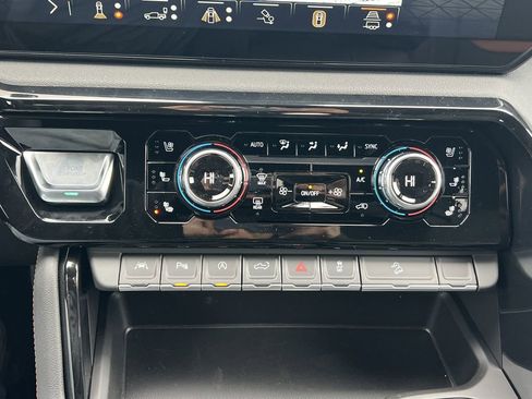 New 2026 GMC Sierra 1500 AT4 w/ Technology Package image 6