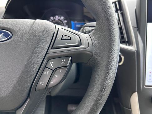 Used 2024 Ford Edge SE image 14