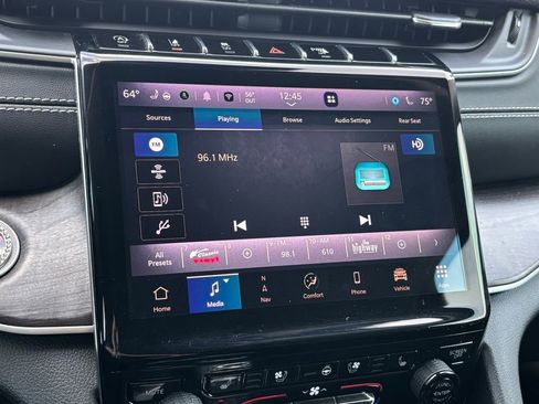 Used 2023 Jeep Grand Cherokee Limited w/ Luxury Tech Group II image 20