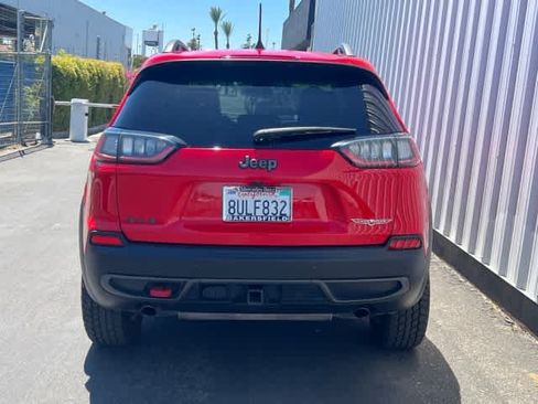 Used 2019 Jeep Cherokee Trailhawk AWD/4WD image 5