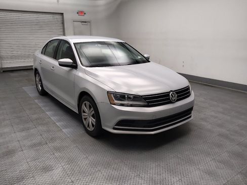 Used 2017 Volkswagen Jetta S w/ Jetta S Cold Weather Package FWD image 13
