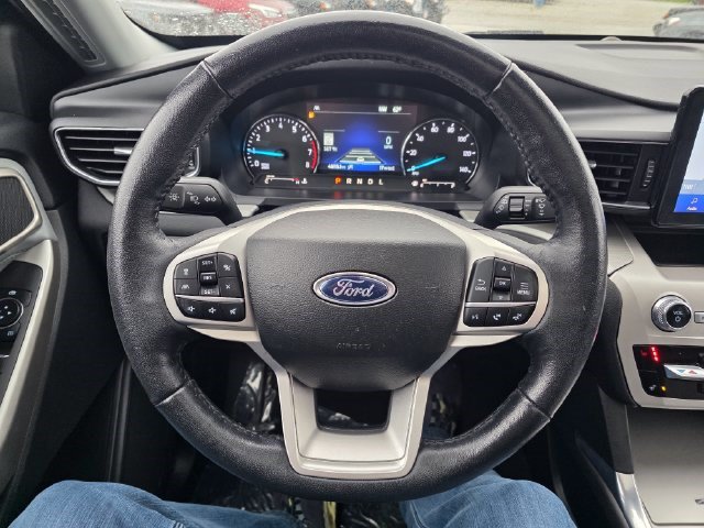 Used 2023 Ford Explorer XLT w/ Equipment Group 202A AWD/4WD image 27