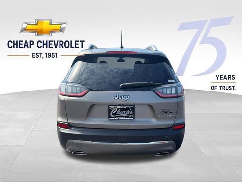 Used 2019 Jeep Cherokee Limited w/ Luxury Group FWD image 4