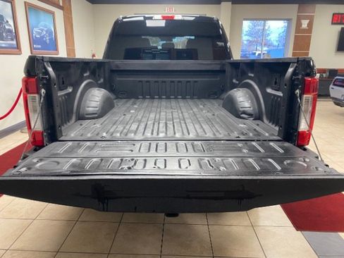 Used 2017 Ford F250 XLT w/ XLT Value Package image 11