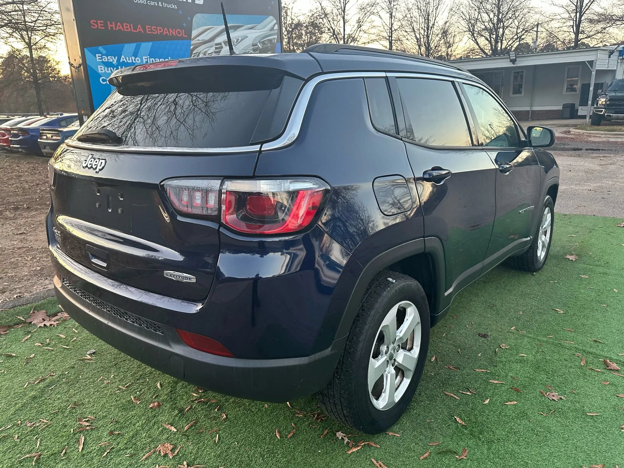 Used 2018 Jeep Compass Latitude w/ Cold Weather Group AWD/4WD image 7