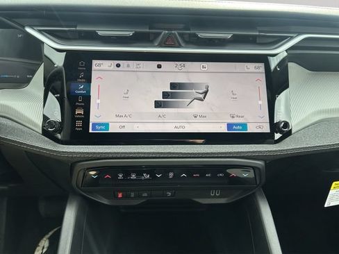 New 2026 Jeep Cherokee Laredo AWD/4WD image 17