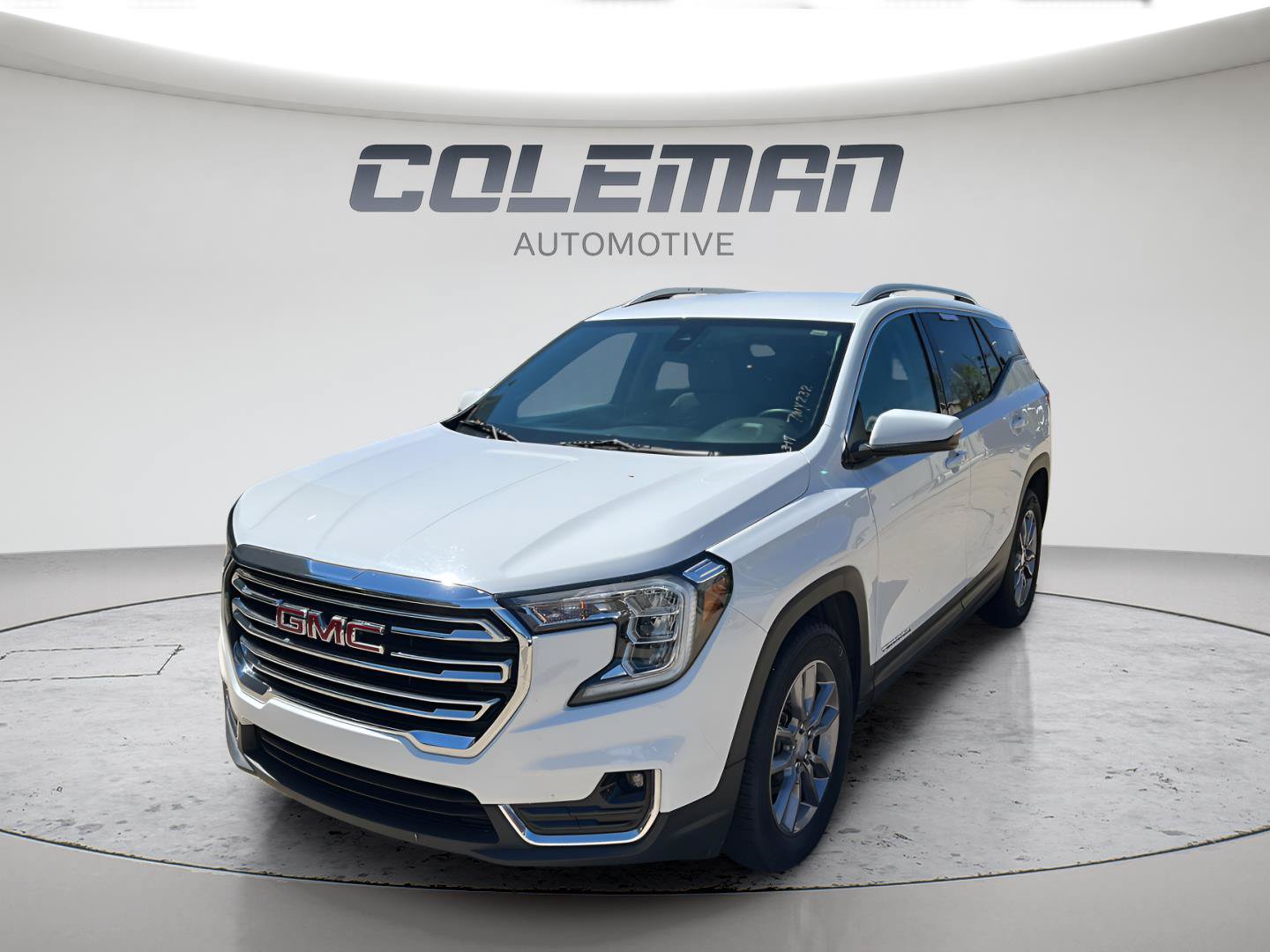 Used 2023 GMC Terrain SLT FWD image 1