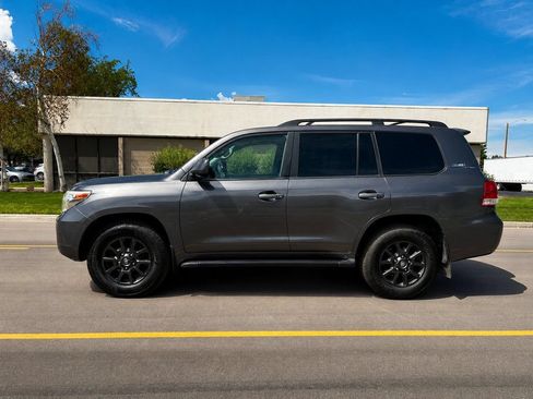 Used 2008 Toyota Land Cruiser w/ Upgrade Pkg AWD/4WD image 2