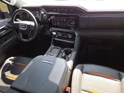 Used 2024 GMC Sierra 2500 AT4 w/ AT4 Premium Plus Package image 34