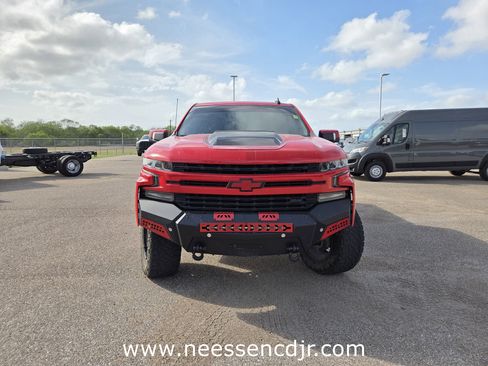 Used 2020 Chevrolet Silverado 1500 LT w/ Texas Edition image 2